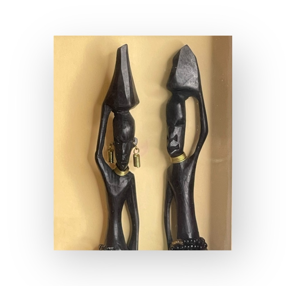 Vintage: African Art Decor Shadow Box 𒀭Ornate Carved Wood 𒀭Beaded Figurines 𒀭 - Picture 6 of 16